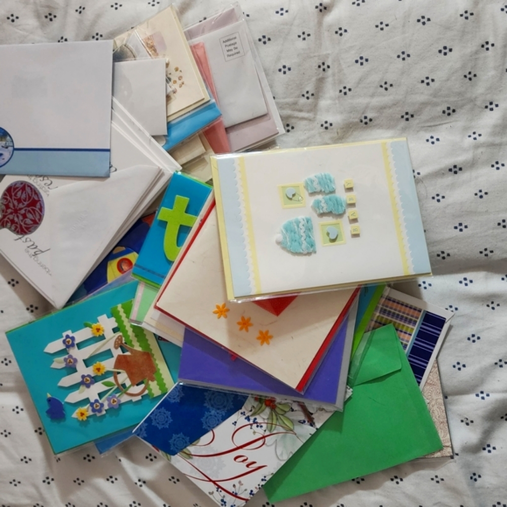 Assorted Greeting Cards Collection - Picture 2 of 8